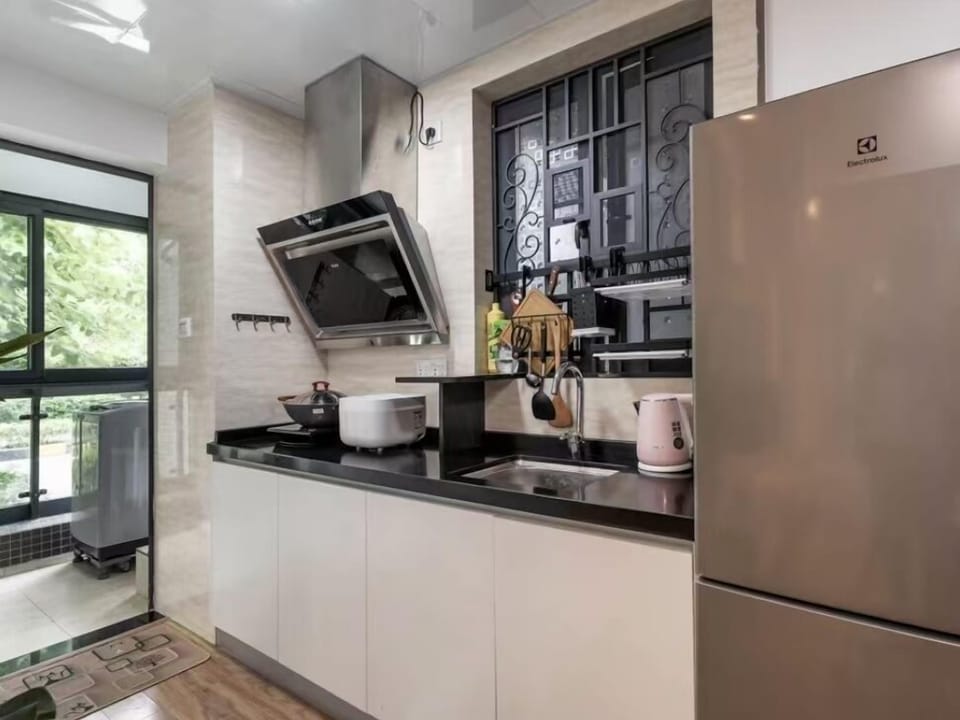 128 [Garden] Comfortable 3-bedroom Mahjong Suite/Double Balcony/Accommodates 7-8 people | Private kitchen | Fridge, stovetop, rice cooker, cookware/dishes/utensils
