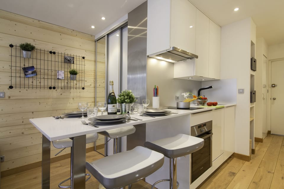 Dining space for 4