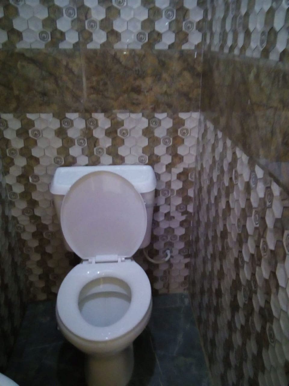 Standard Double Room | Bathroom | Shower, rainfall showerhead, towels, soap