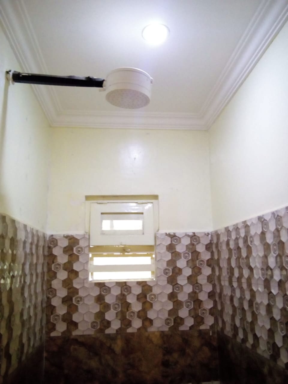 Standard Double Room | Bathroom | Shower, rainfall showerhead, towels, soap