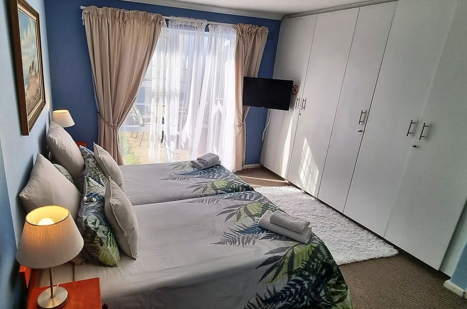 Double Room | Blackout drapes, iron/ironing board, bed sheets