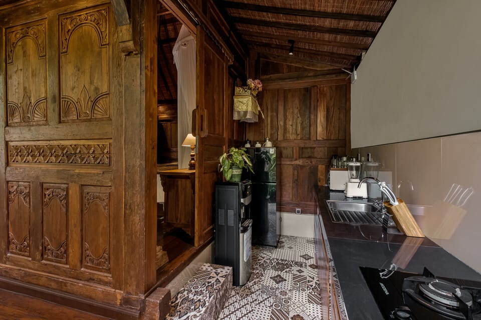Villa, 1 Bedroom | Private kitchenette | Fridge, microwave, stovetop, electric kettle