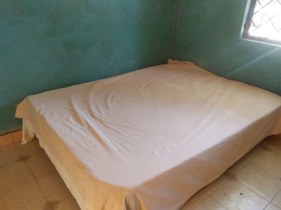 Standard Room | Desk