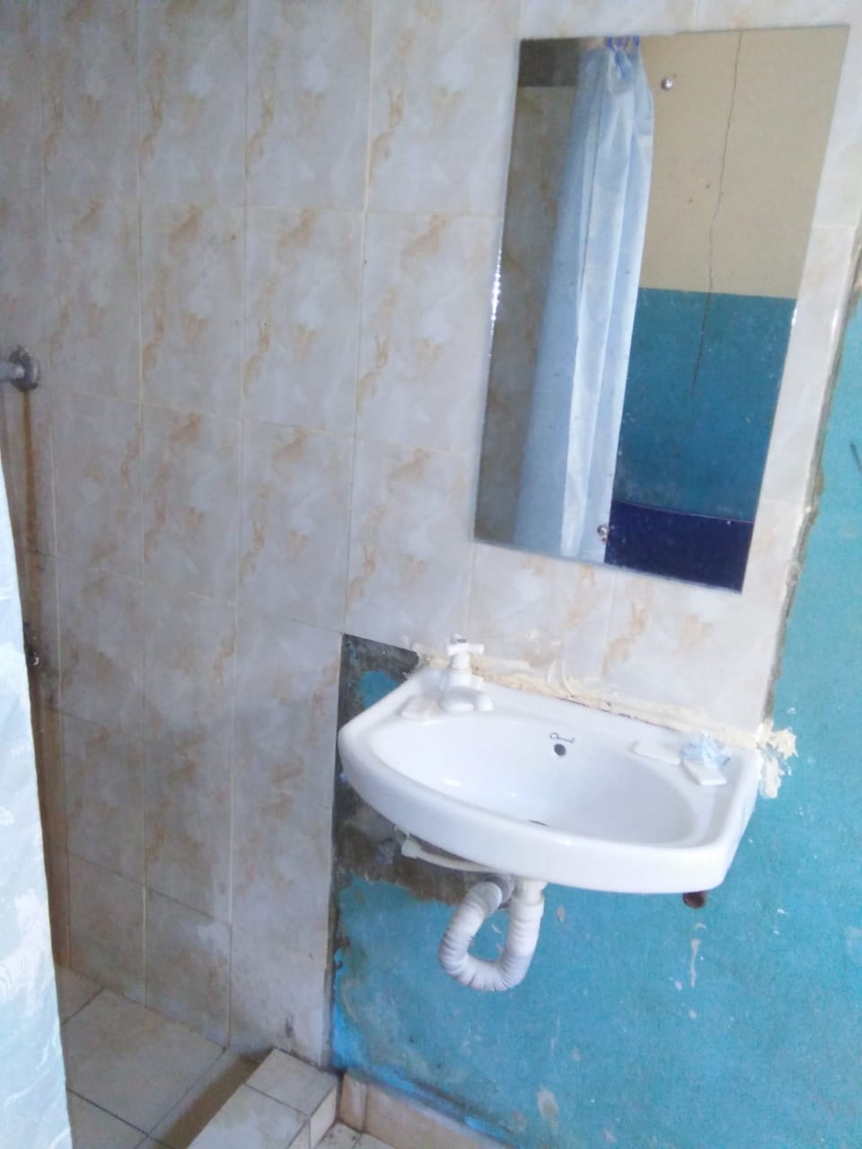 Standard Room | Bathroom sink