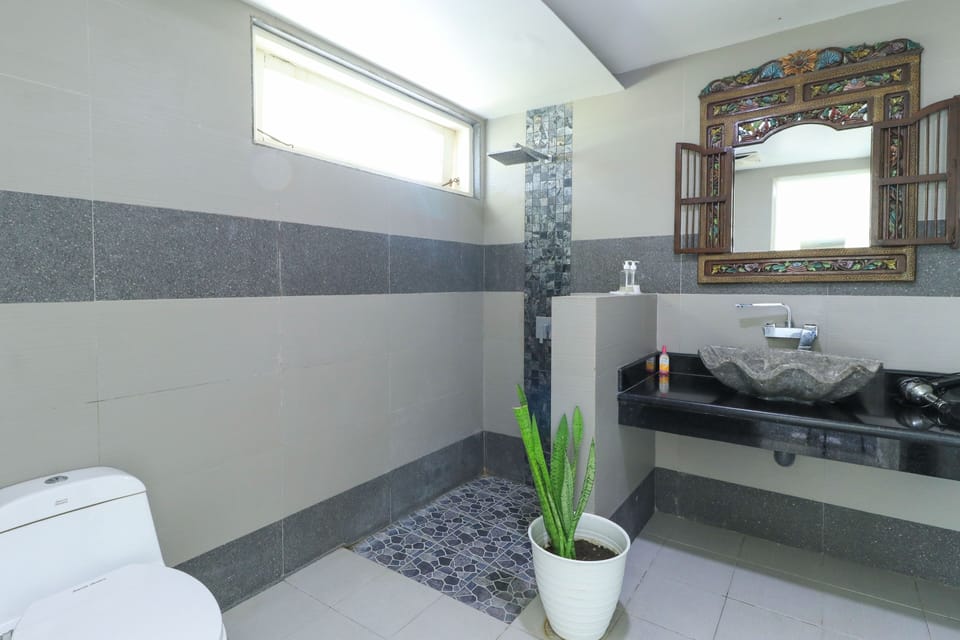 Shower, towels