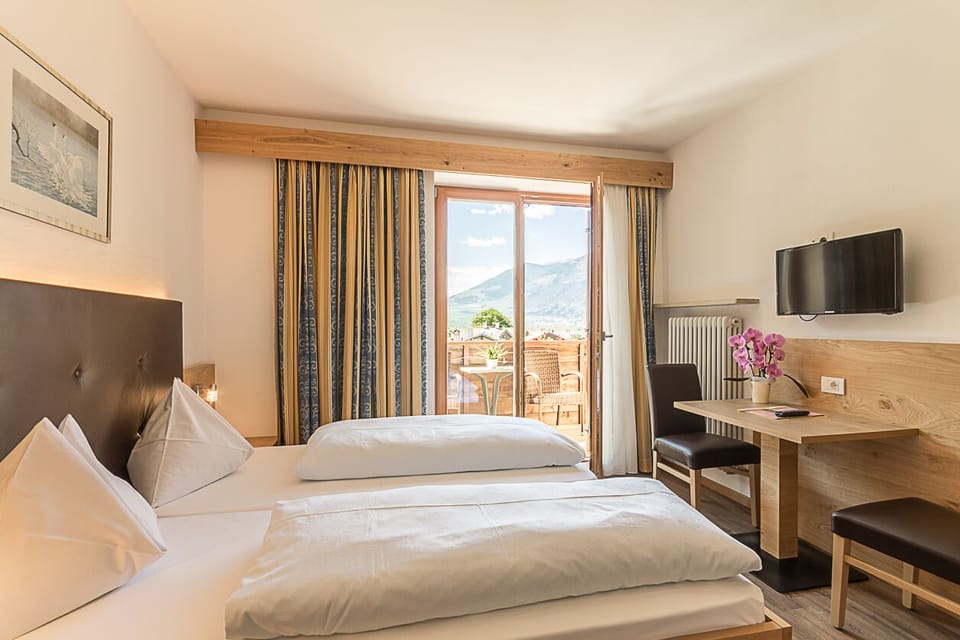 Double Room, Mountain View | Soundproofing, free WiFi