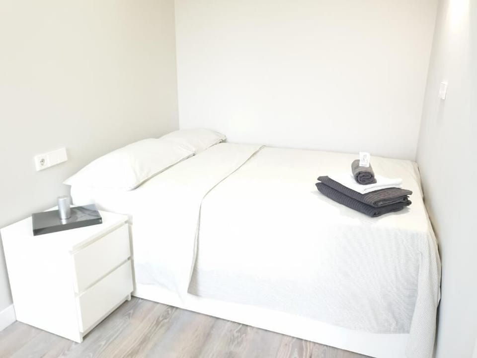 Elite Apartment | 1 bedroom, iron/ironing board, WiFi (free)