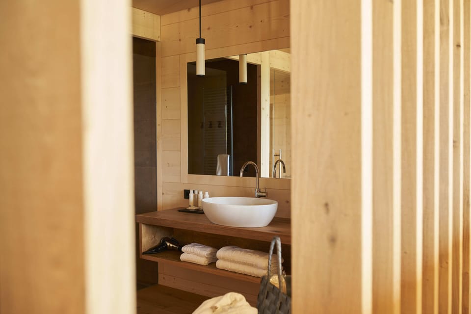 Shower, free toiletries, hair dryer, bathrobes