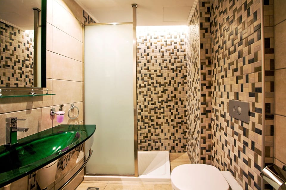 Hair dryer, towels