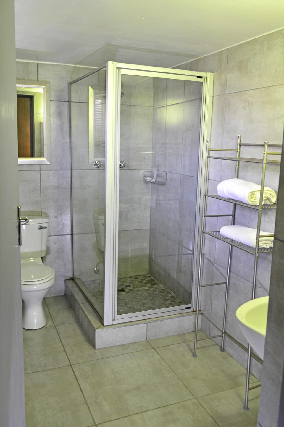 Basic Double Room, 1 King Bed | Bathroom shower