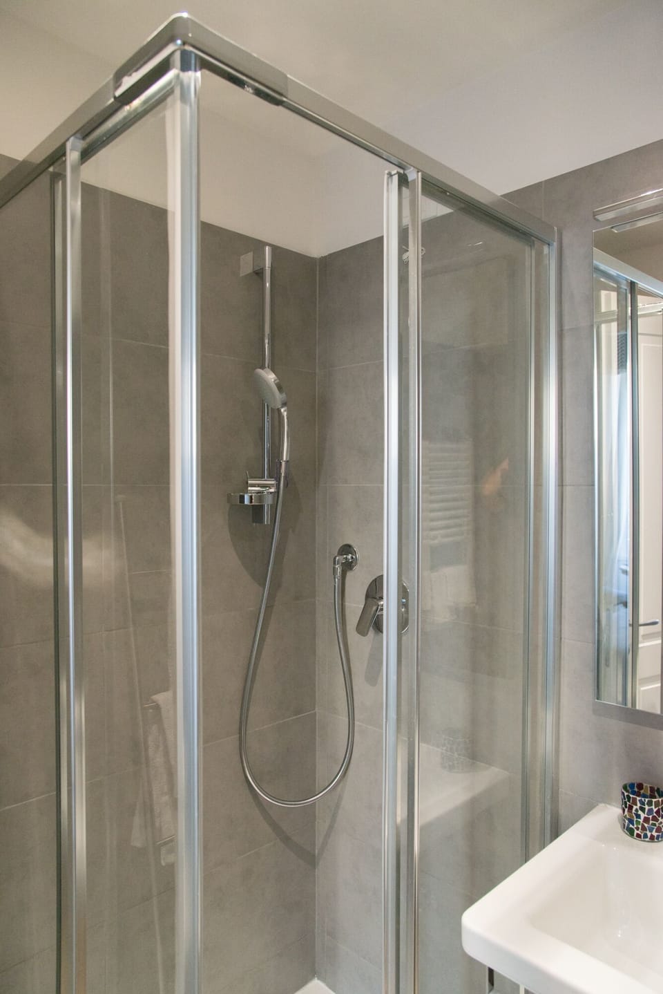 Deluxe Double Room | Bathroom shower