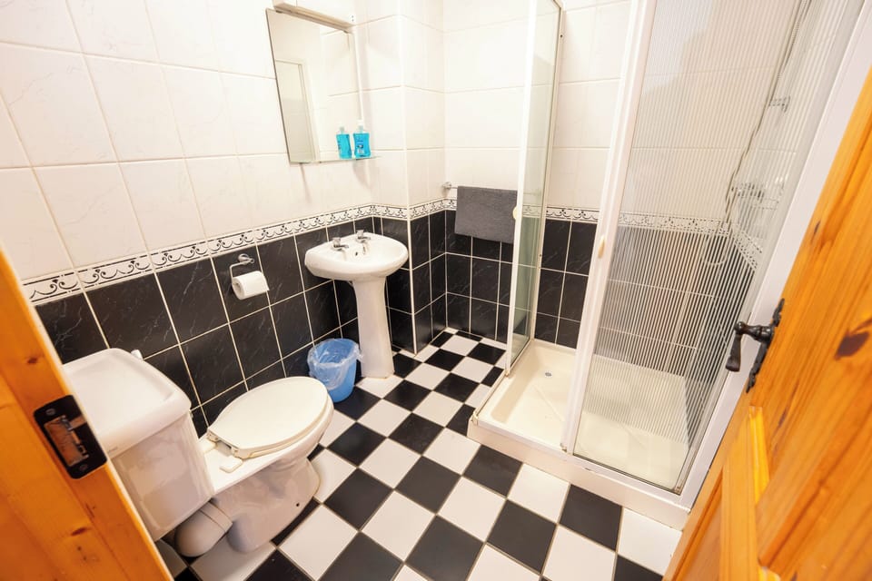 Double Room, Private Bathroom, Sea View | Bathroom | Hair dryer, towels