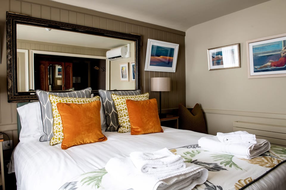 Classic Double Room | In-room safe, individually decorated, individually furnished, desk