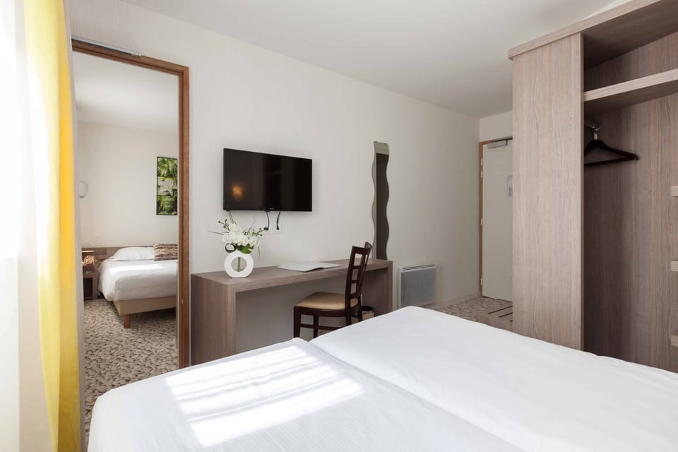 Family Quadruple Room | Premium bedding, in-room safe, desk, soundproofing