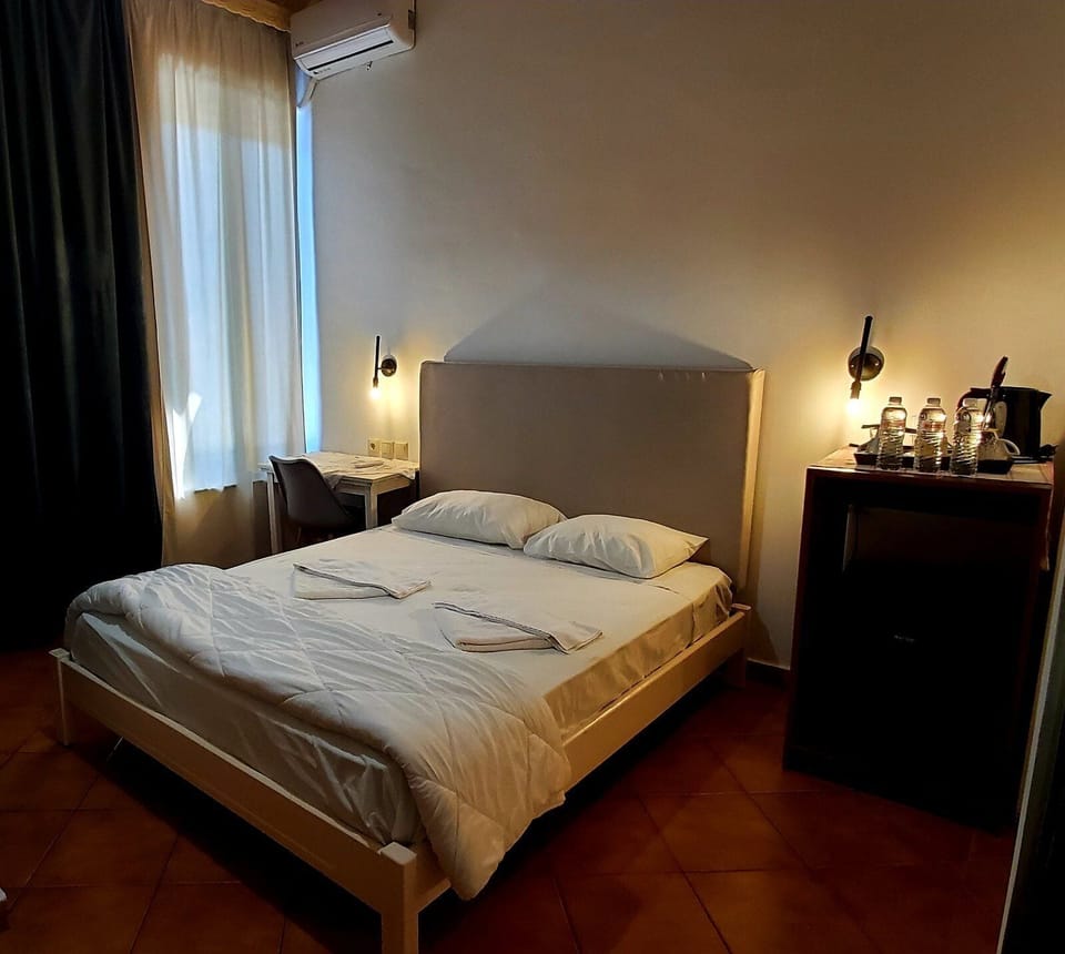 Hypo-allergenic bedding, Select Comfort beds, desk, soundproofing