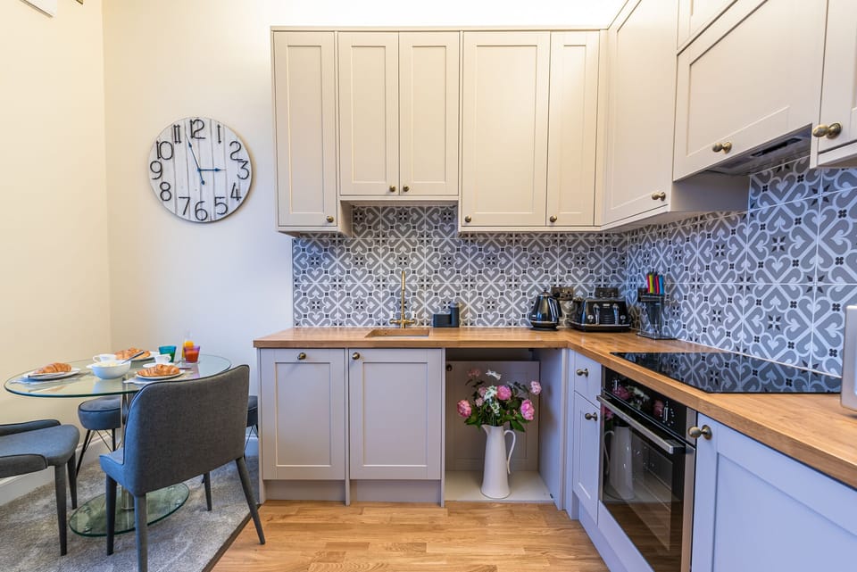 Apartment | Private kitchen | Fridge, microwave, oven, stovetop