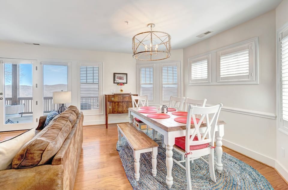 Dining Room Area--- Large Dining Table