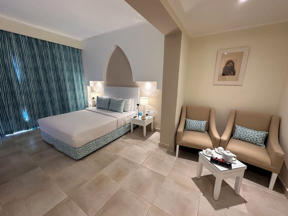 Superior Room, Garden View | Minibar, in-room safe, desk, free WiFi