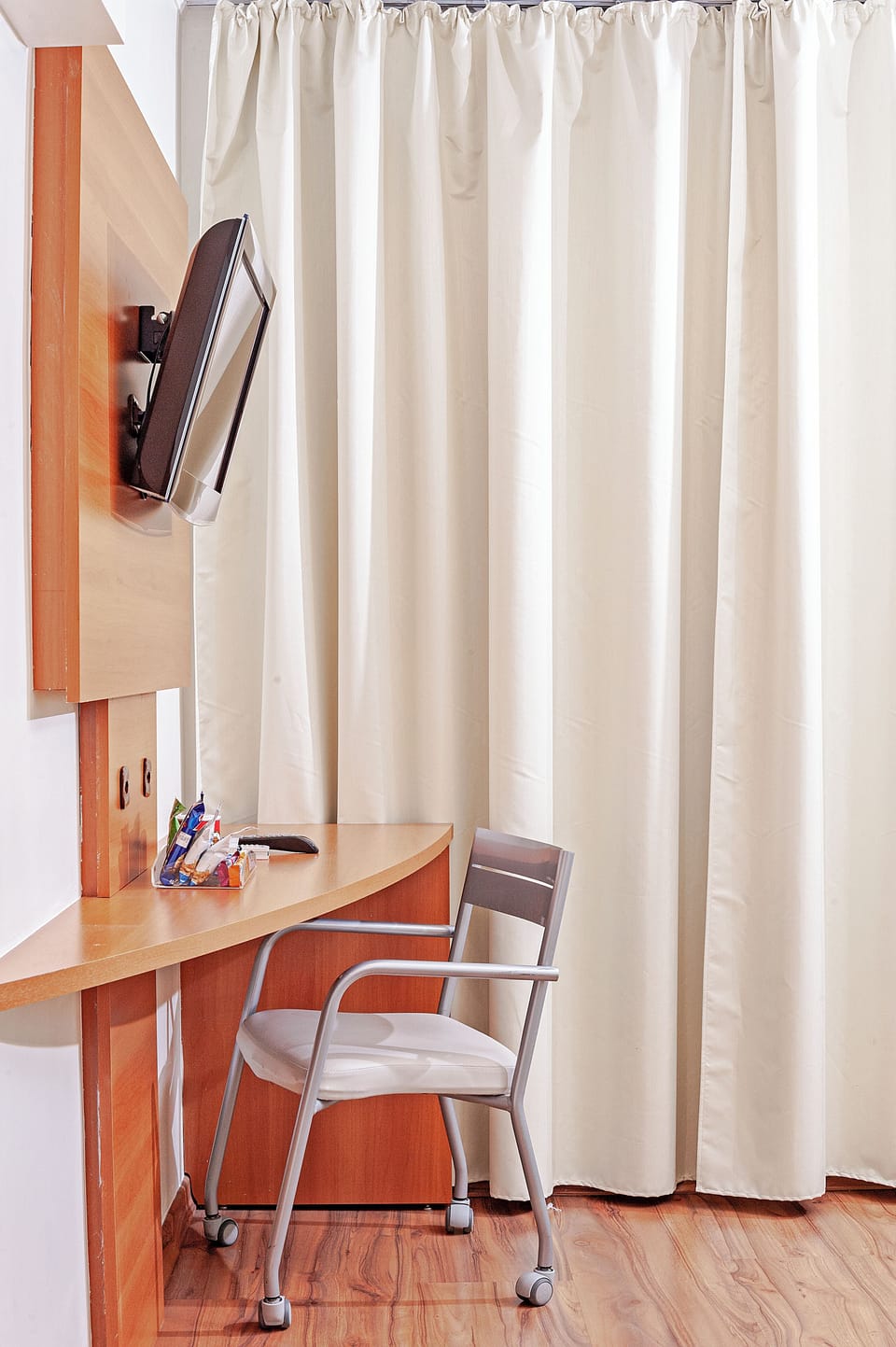 Standard Double Room, Accessible | Room amenity