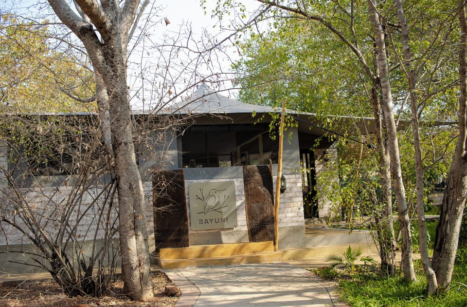 Couples treatment rooms, body treatments, deep-tissue massages