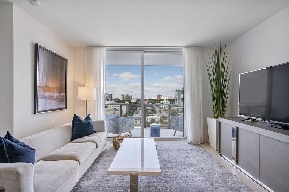 Condo, 1 Bedroom | Living area