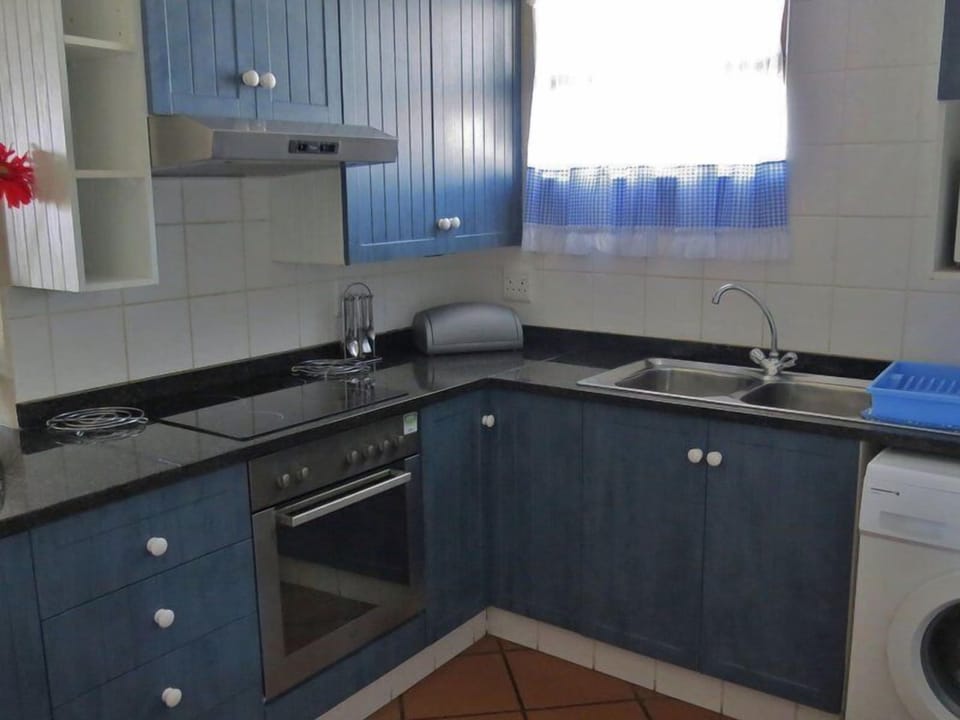 Family Apartment, 3 Bedrooms, Non Smoking, Sea View | Private kitchen