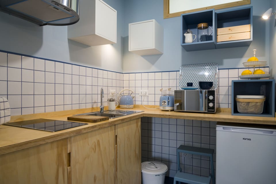 Mini-fridge, microwave, espresso maker, coffee/tea maker