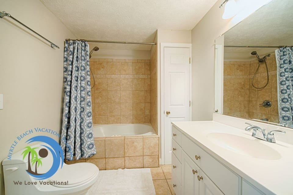 CG Cottage Up Apartment in North Myrtle Beach