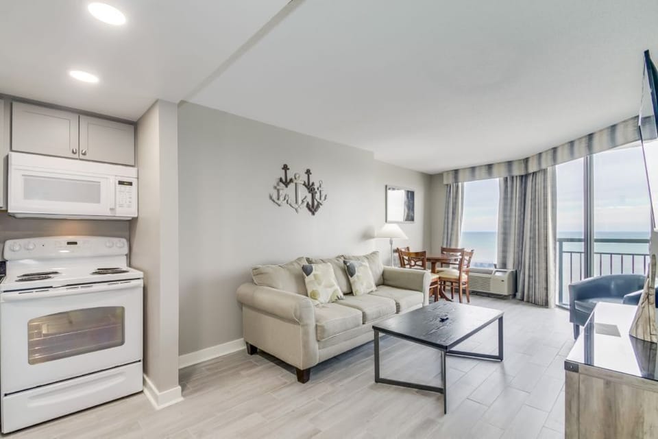 Kitchen/ Livin Room
