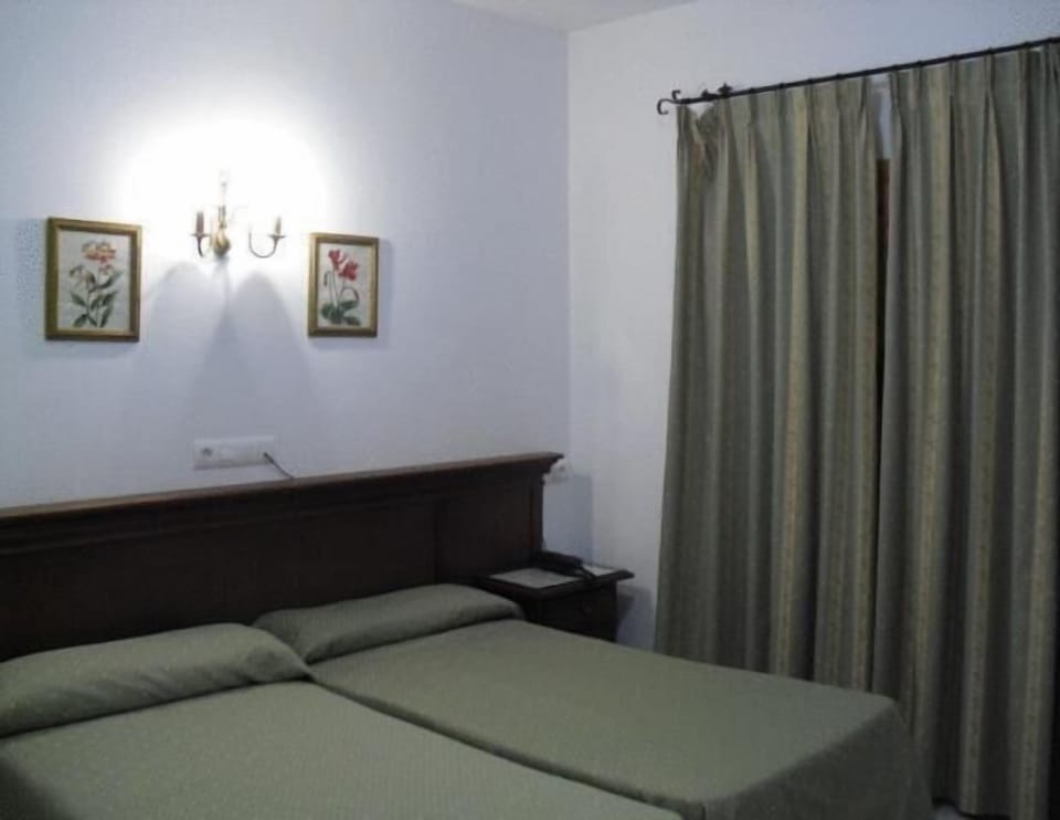 Minibar, in-room safe, desk, cribs/infant beds