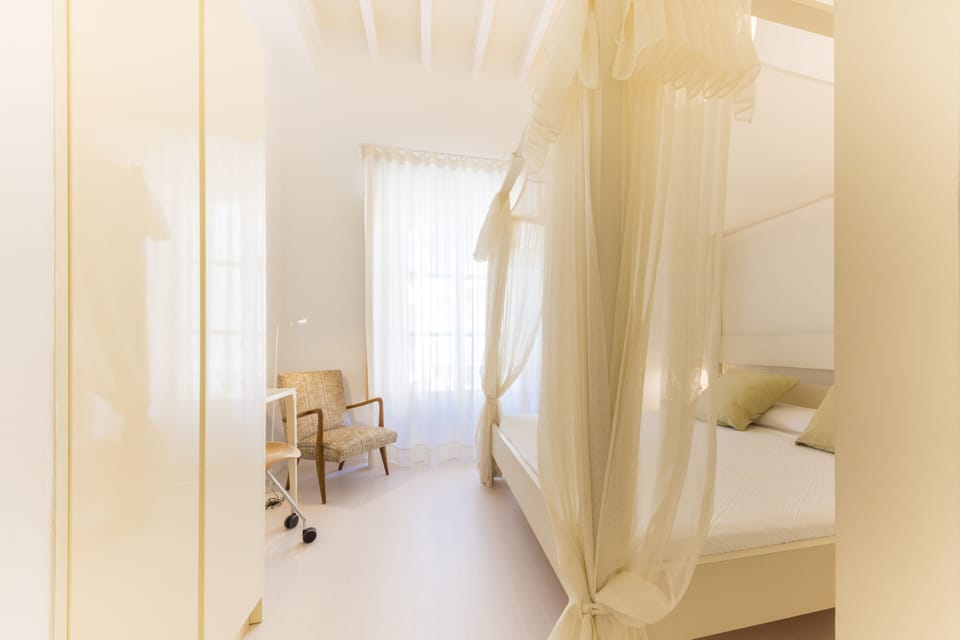 Deluxe Double Room, Mountain View | Egyptian cotton sheets, premium bedding, down comforters, minibar