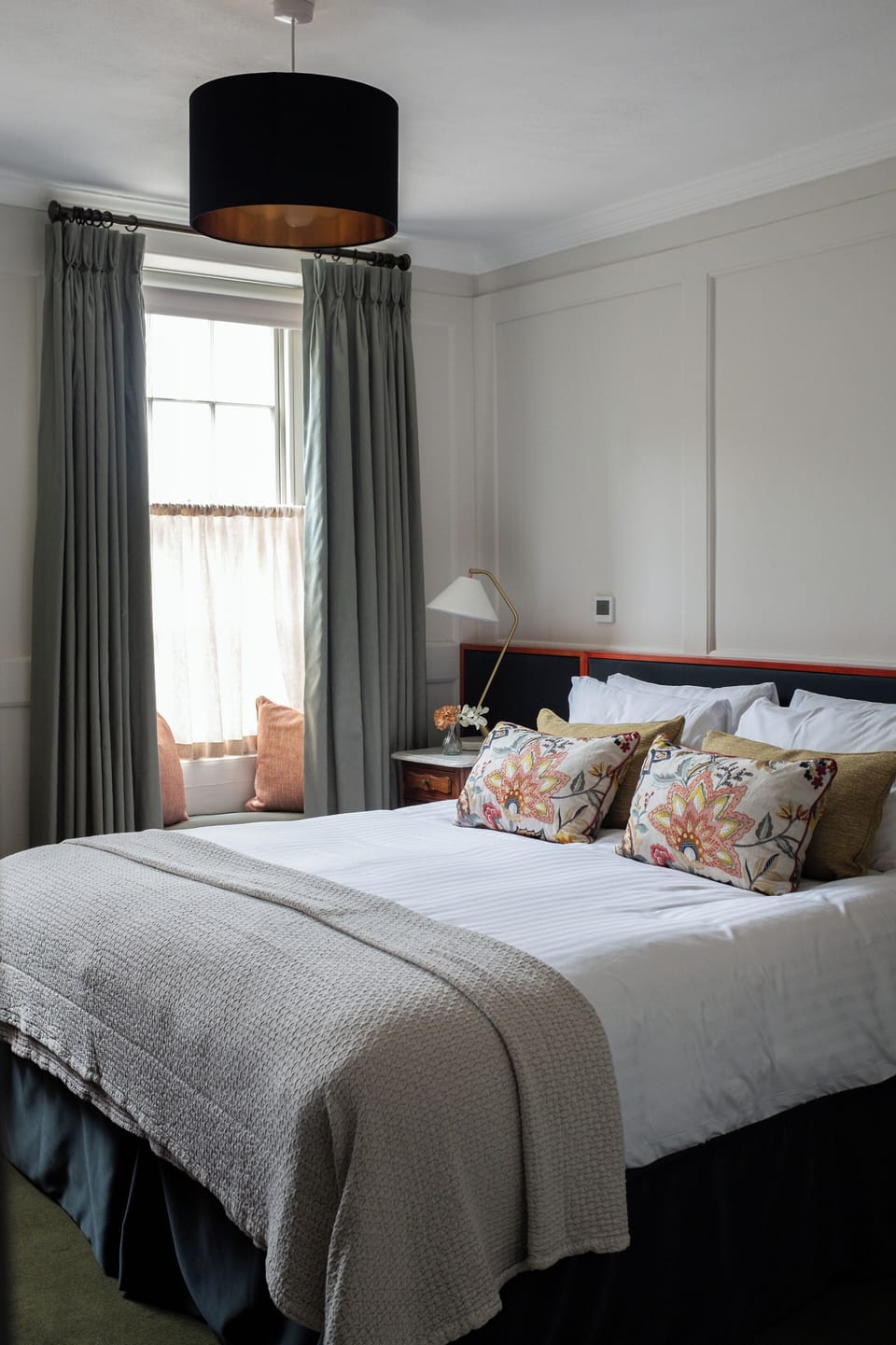 No7 Townhouse | In-room safe, individually decorated, individually furnished, desk