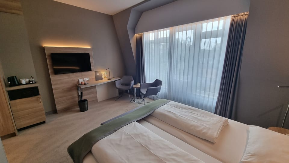 Superior Double Room | In-room safe, desk, blackout drapes, soundproofing