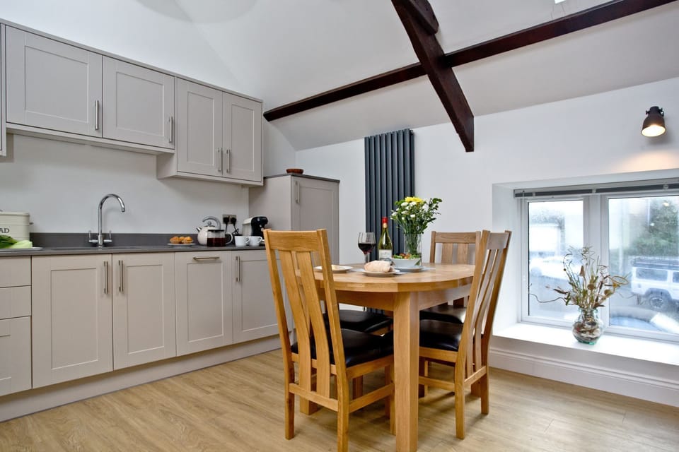 Dining table for four in kitchen area - The Barn, 21 At The Beach