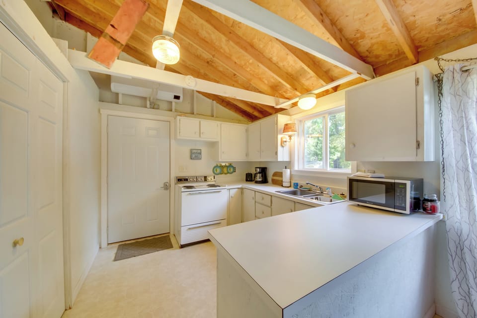 Well-Equipped Kitchen | Drip Coffee Maker | Toaster