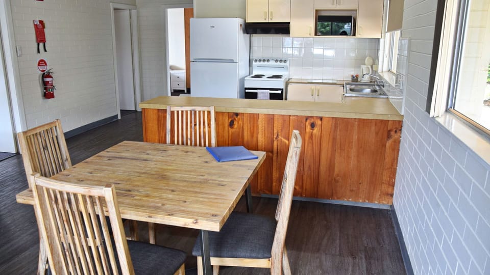 Kitchen and dining area.