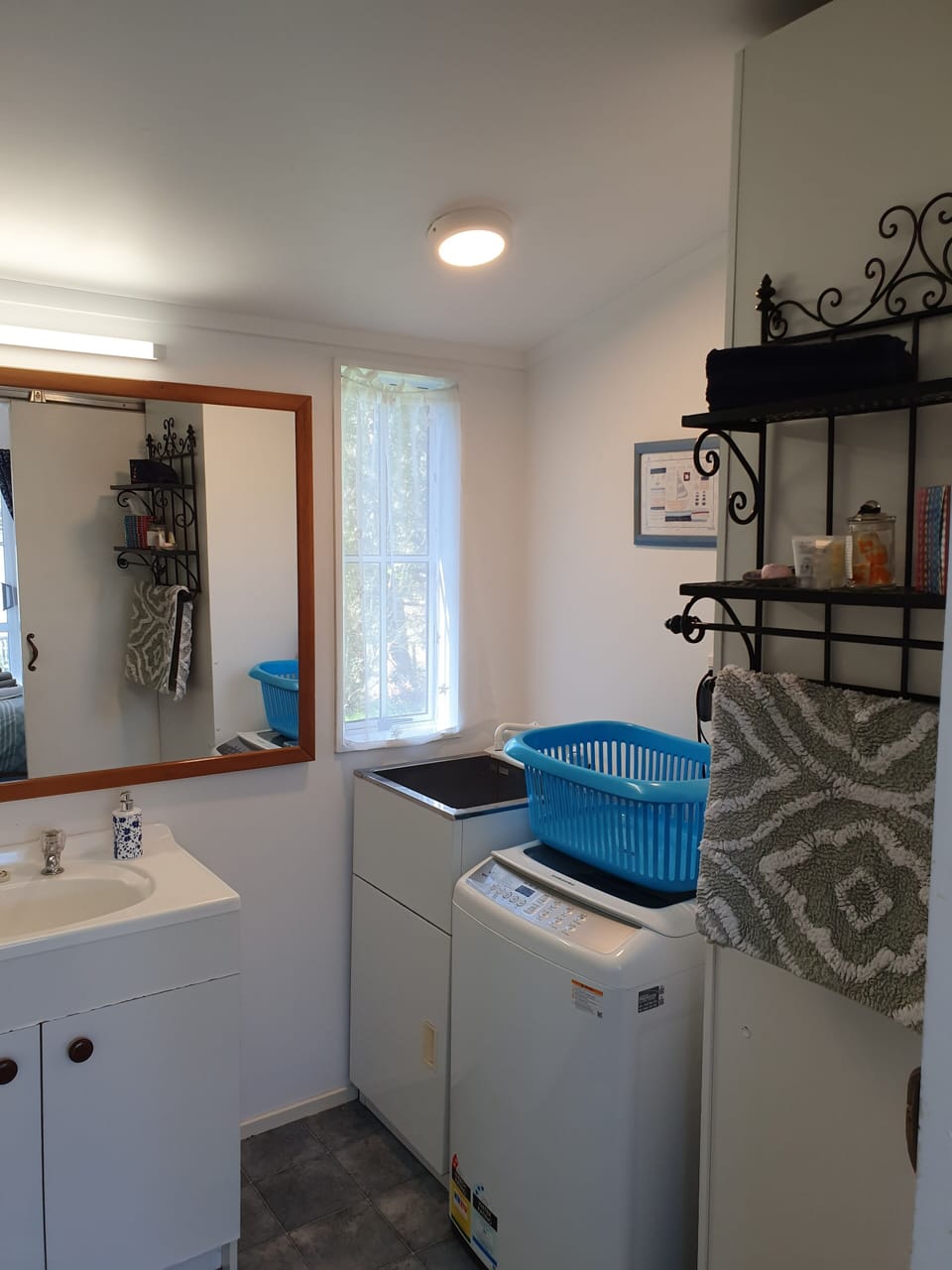 Apartment | Laundry