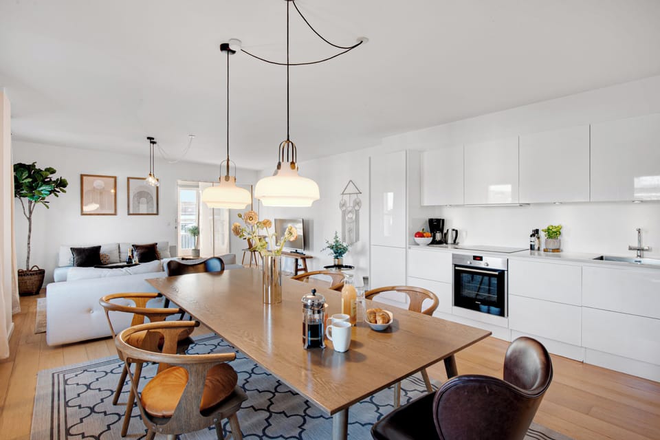 Apartment, 2 Bedrooms, City View | Dining