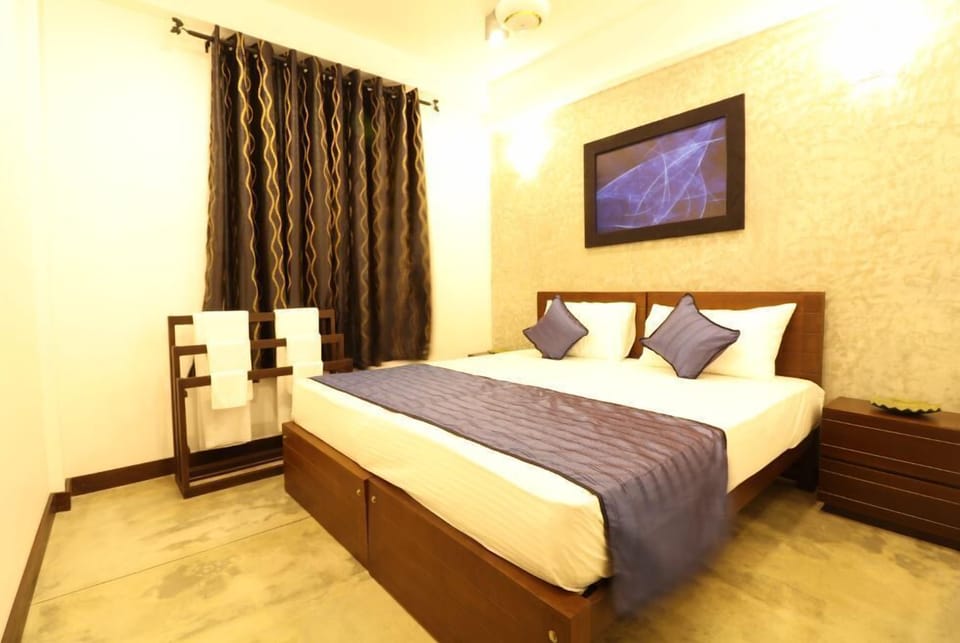 Pillowtop beds, individually furnished, desk, laptop workspace