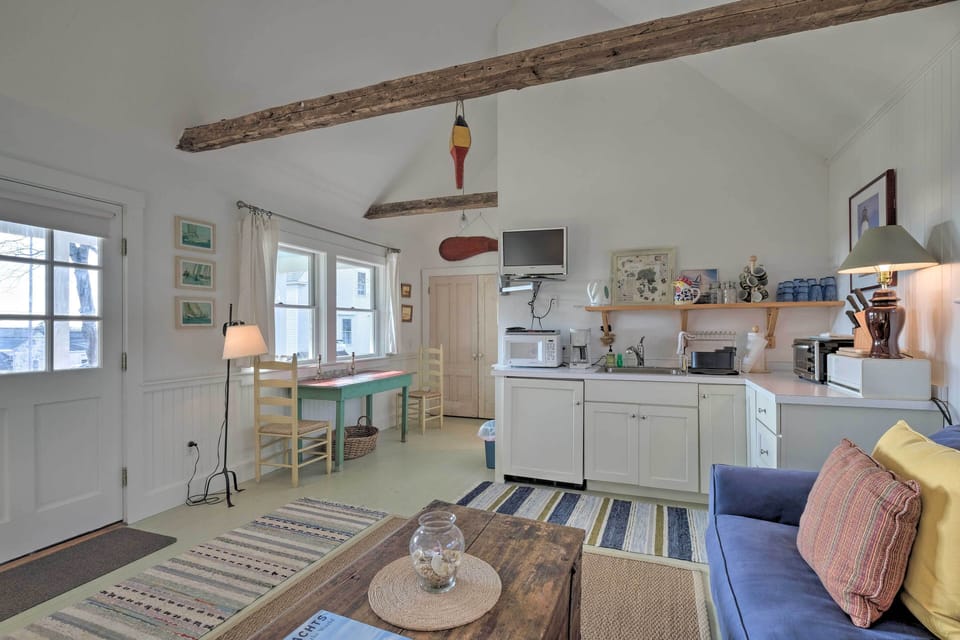 Studio | Free WiFi | DVD Player | Sleeper Sofa