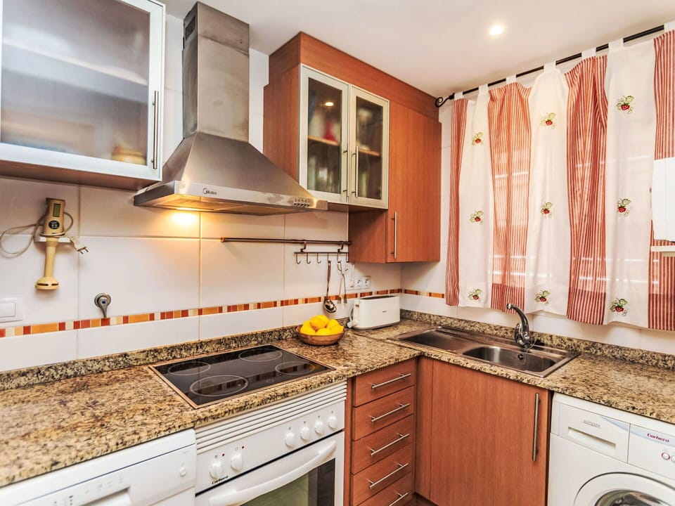 Kitchen, Kitchen Appliance, Countertop, Major Appliance, Cabinetry, Wood, Interior Design, Kitchen Sink, Kitchen Stove, Flooring