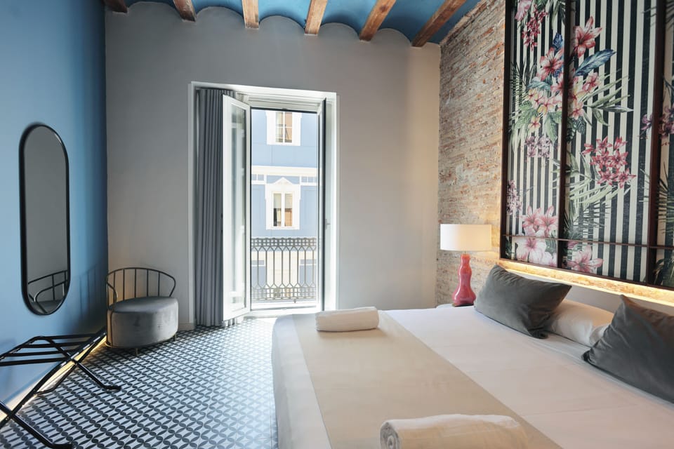 Comfort Double or Twin Room | In-room safe, desk, free WiFi, bed sheets