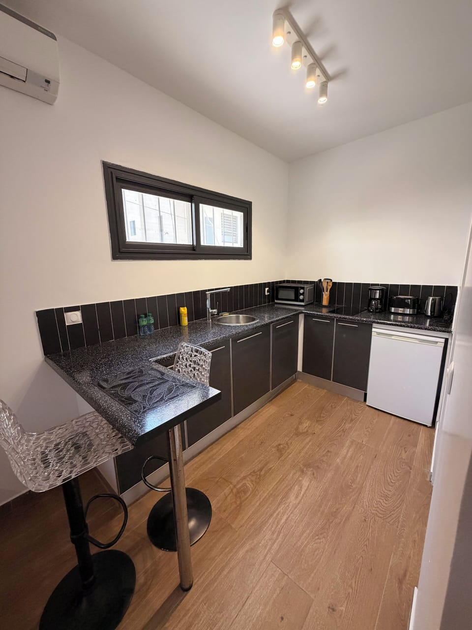 Duplex | Private kitchen | Electric kettle