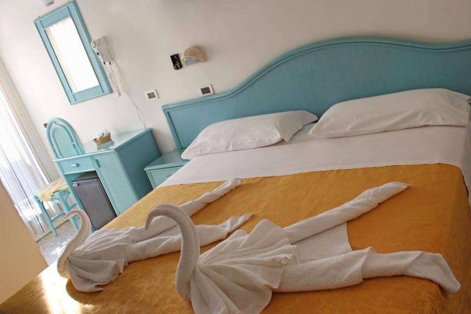 Double or Twin Room | Free WiFi