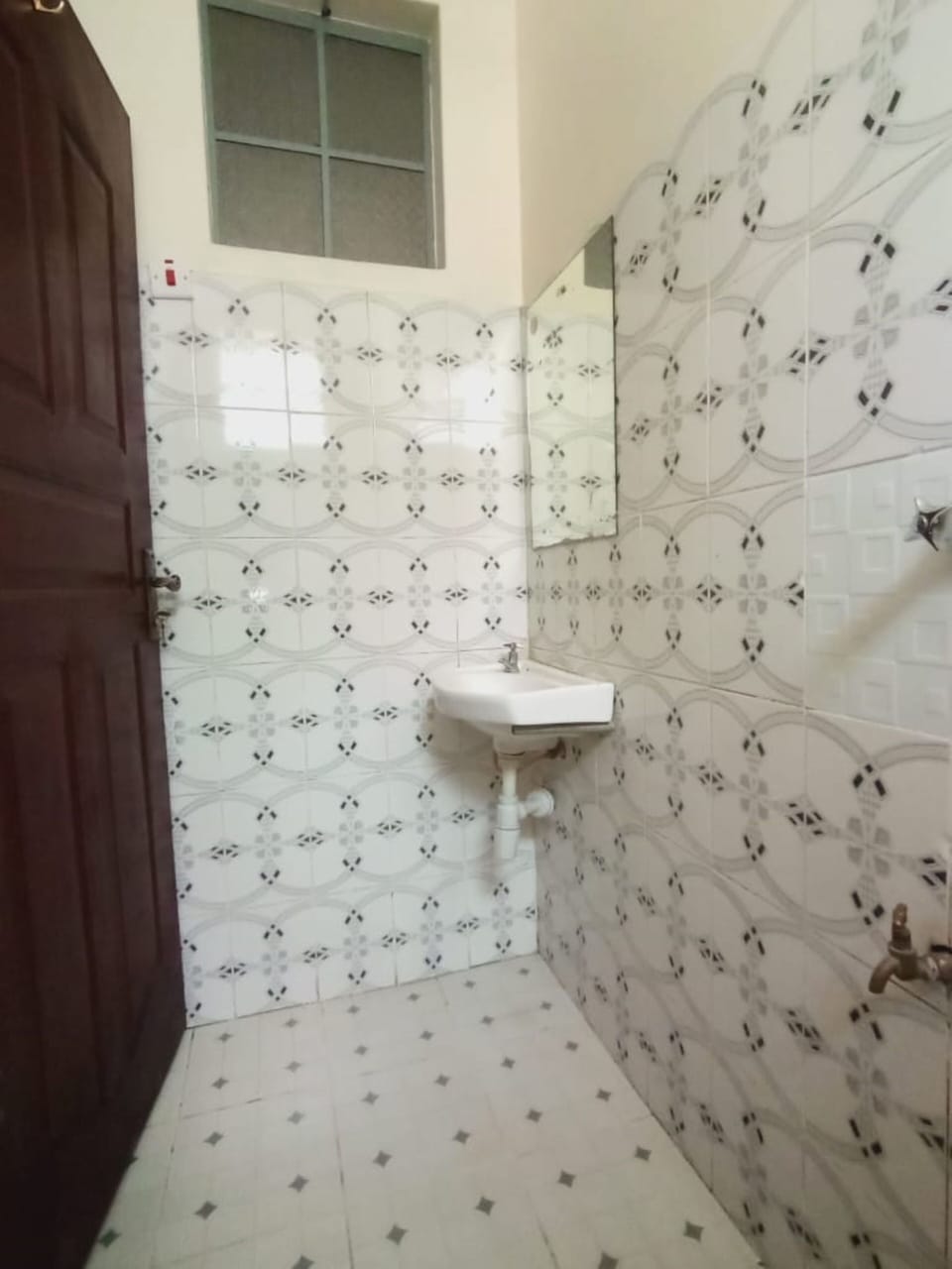 Standard Room | Bathroom | Shower, rainfall showerhead, free toiletries, towels