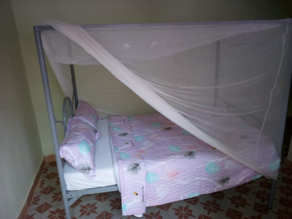 Double Room Single Use | Free WiFi, bed sheets