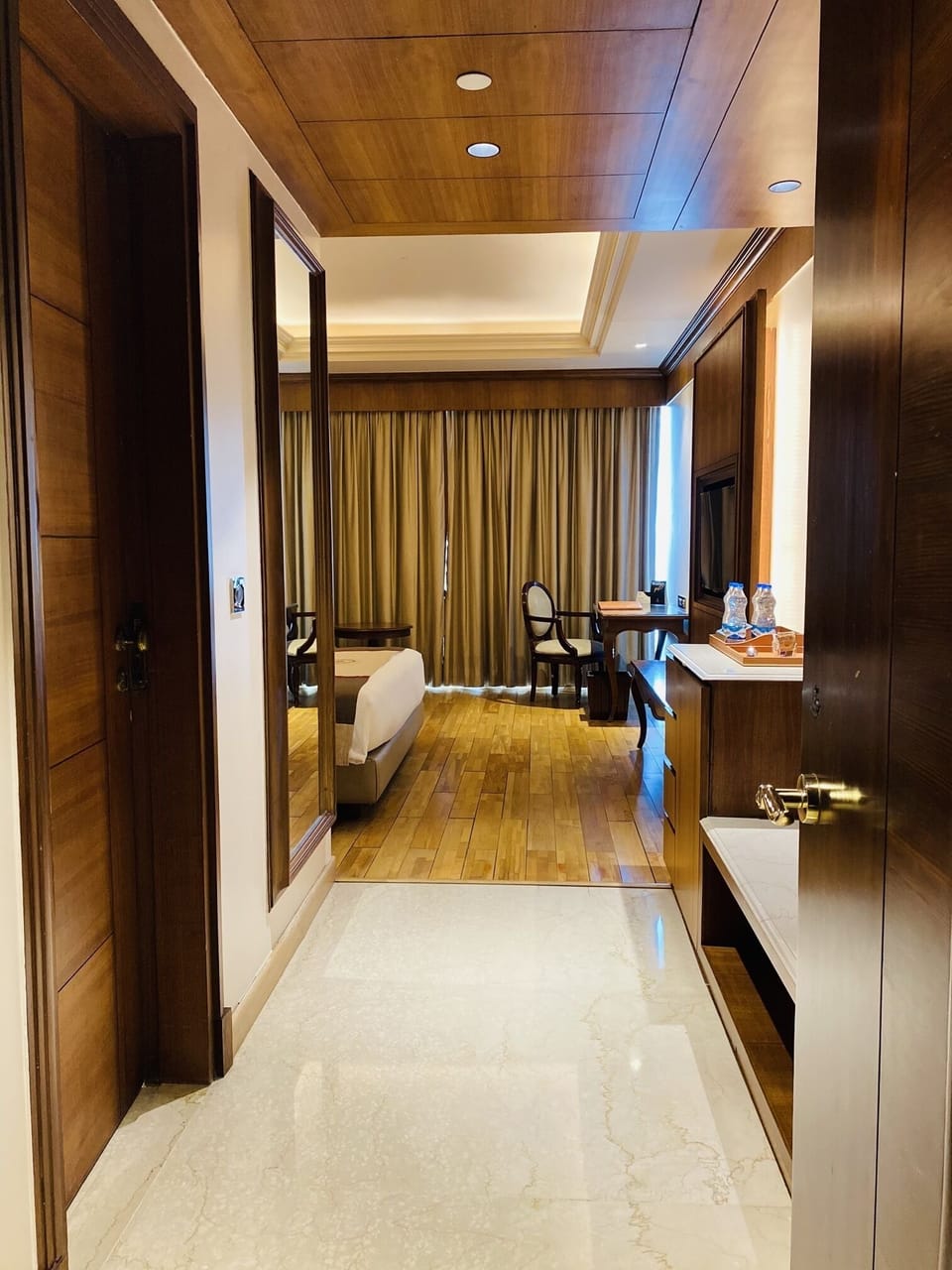 Elite Room | In-room safe, desk, laptop workspace, iron/ironing board