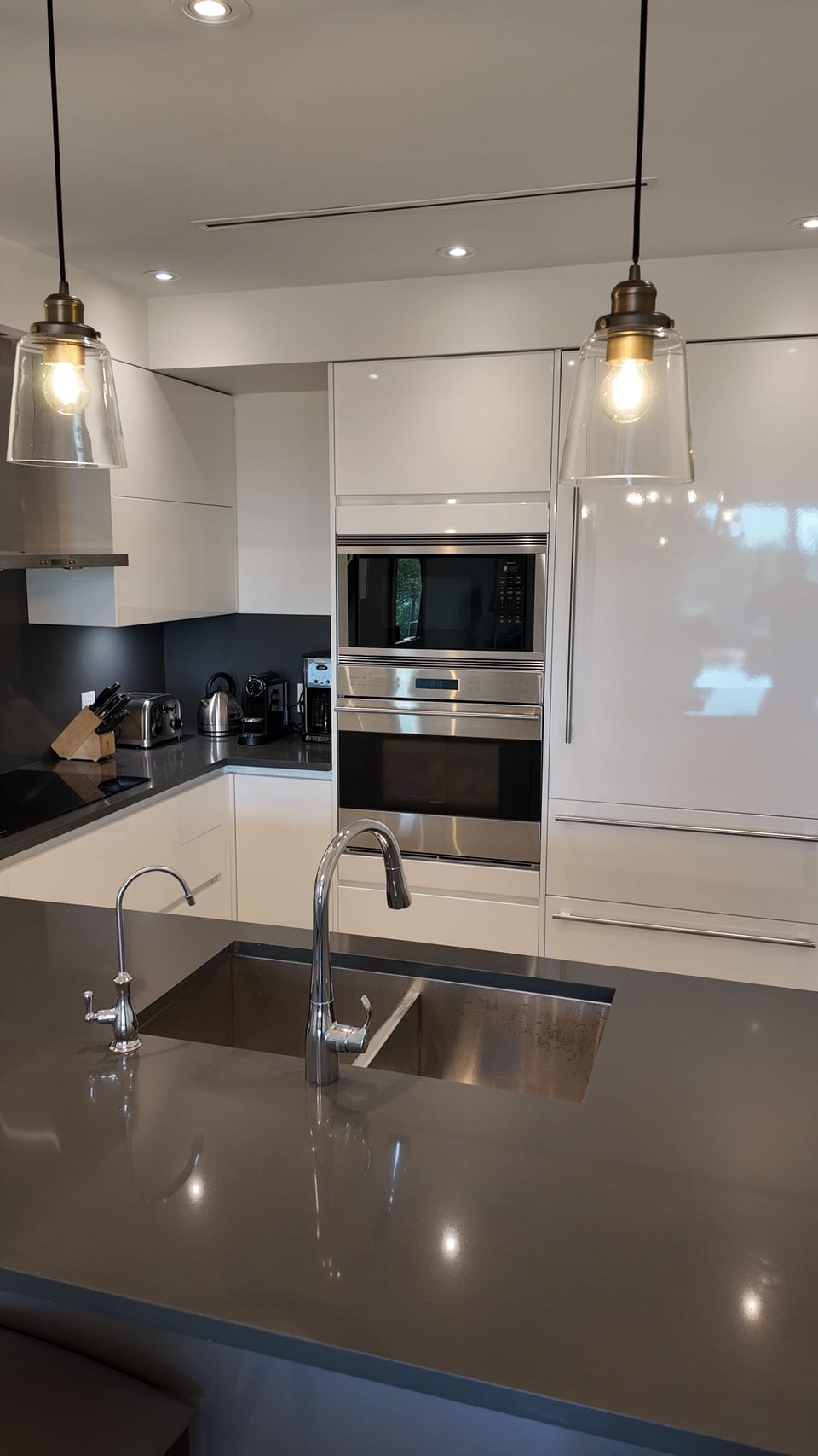 Spacious kitchen with Sub-Zero Wolf professional grade appliances. 