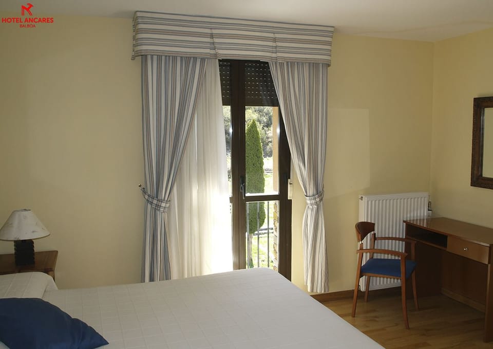 Suite | Desk, cribs/infant beds, rollaway beds, free WiFi
