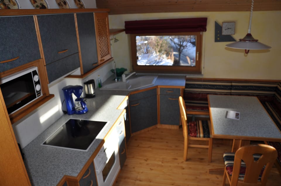 Deluxe Condo | Private kitchen